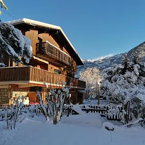  Apartment La Cachette Cyclists & Skiers